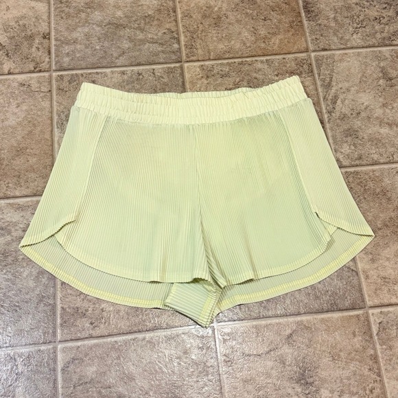 all in motion Pants - All in Motion Womens Micro Pleated Running Shorts Yellow Thin Elastic Waist M